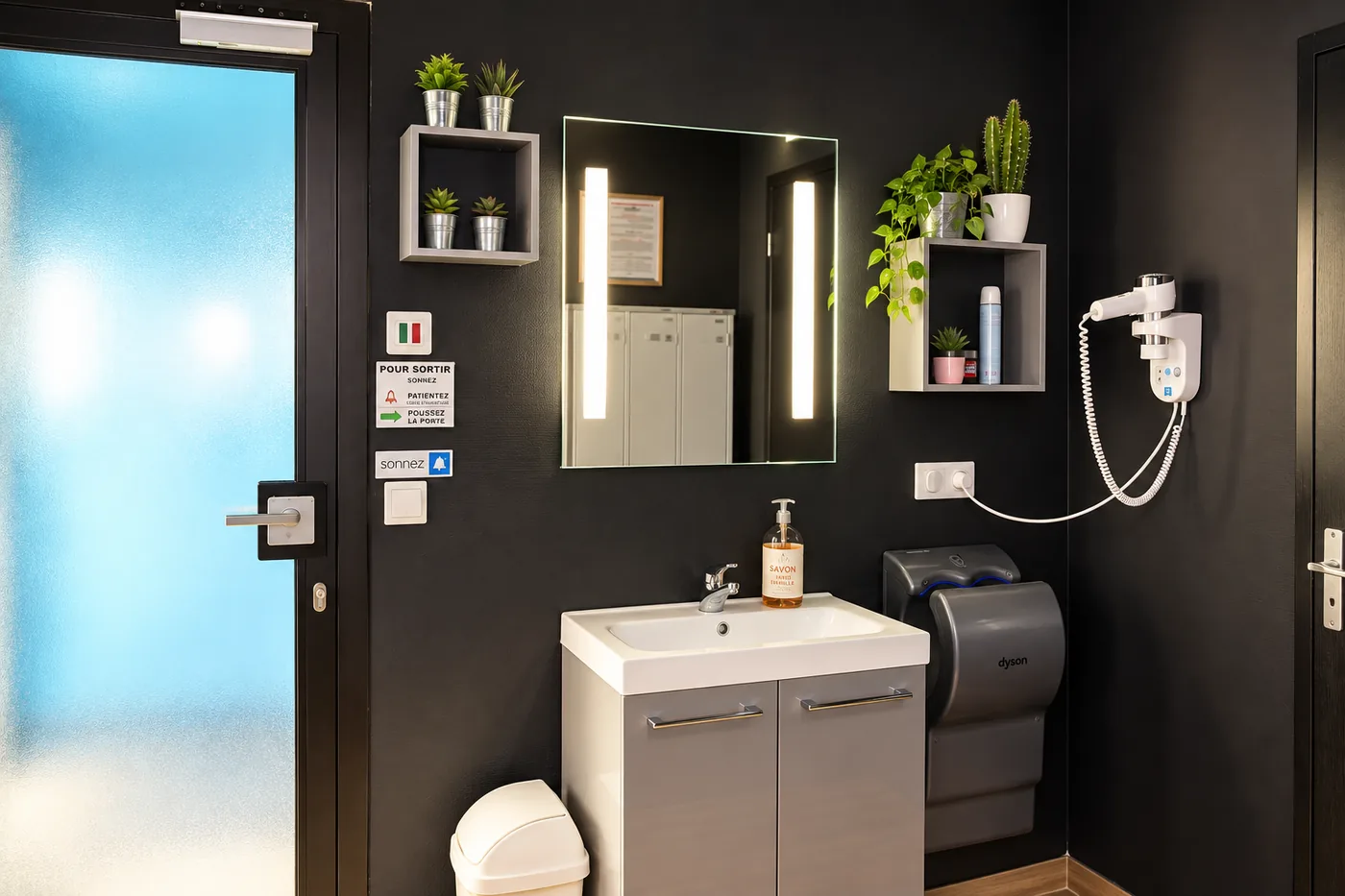 Les vestiaires, Sauna Prado à La Couronne